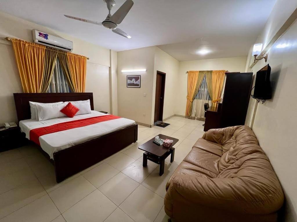 Hotel Rooms Dha Καράτσι Εξωτερικό φωτογραφία