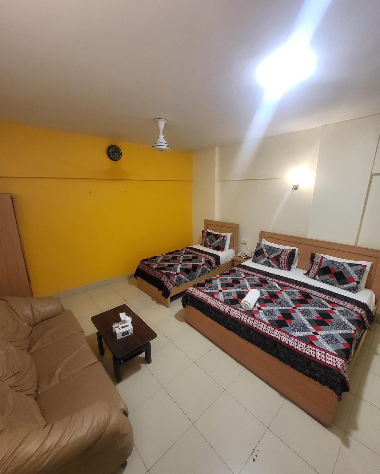 Hotel Rooms Dha Καράτσι Εξωτερικό φωτογραφία