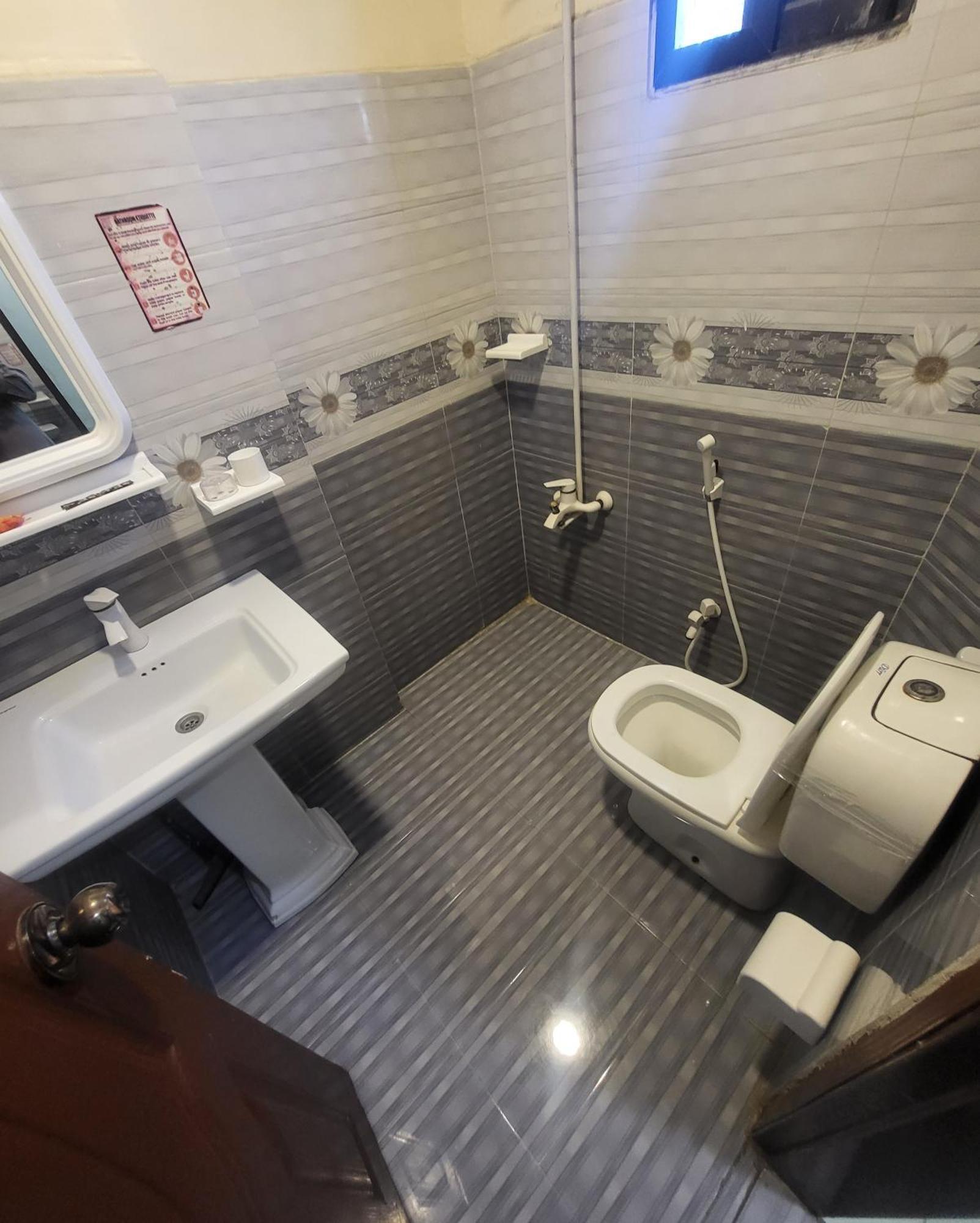 Hotel Rooms Dha Καράτσι Εξωτερικό φωτογραφία
